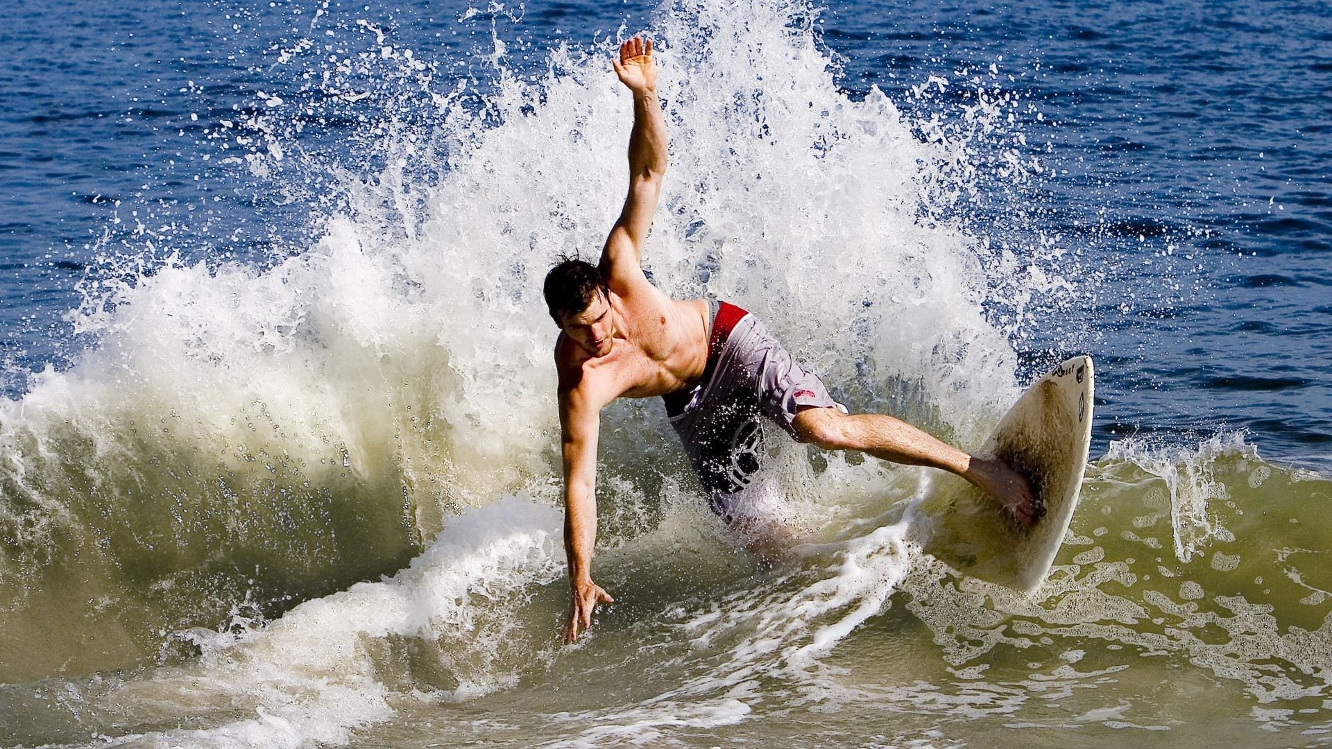 “速度的狂欢:每一圈都令人振奋”,速度 v